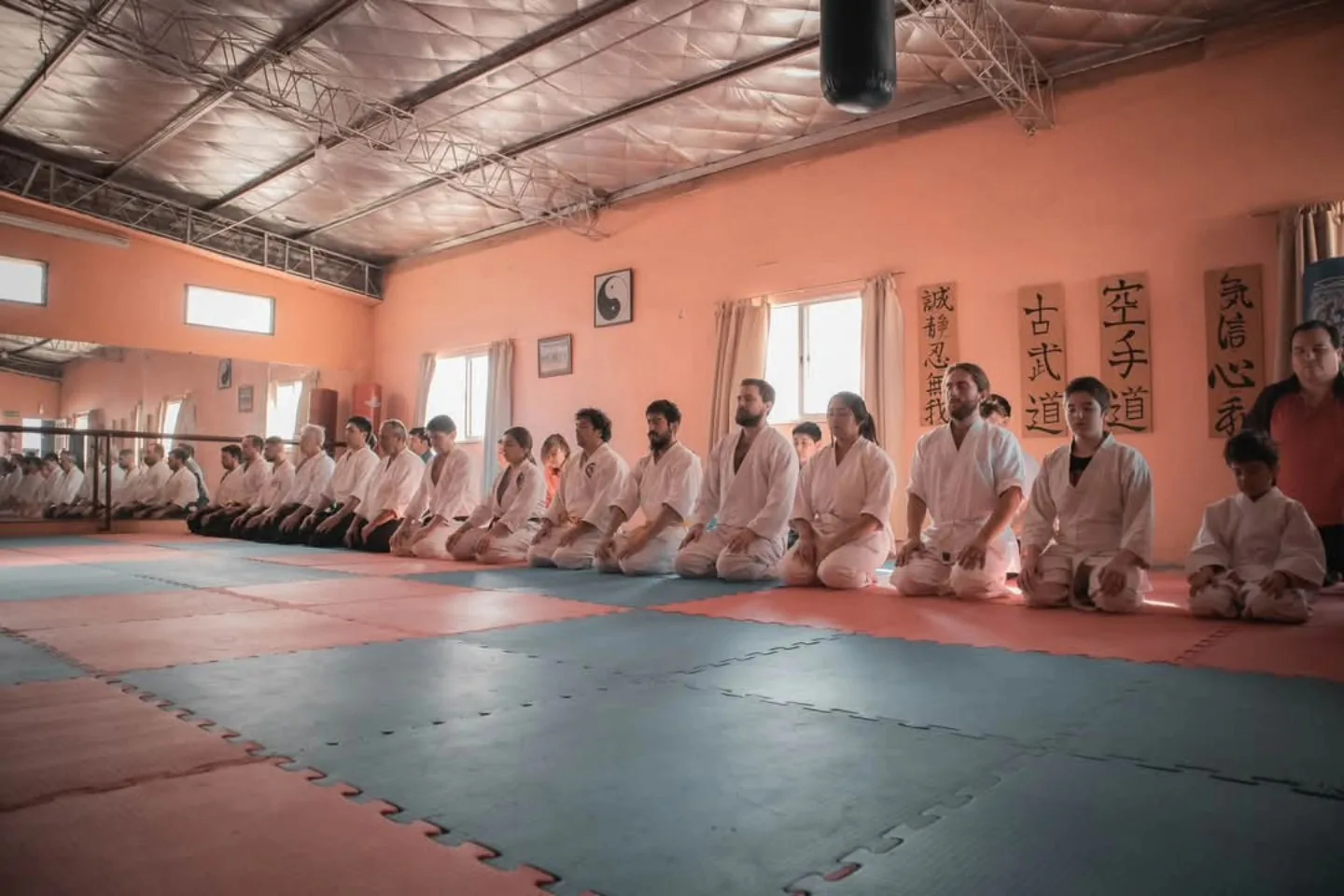 Practicantes de Aikidō San Luis durante una actividad grupal en el dojo